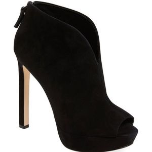 NEVER WORN Nine West black “Vain” platform bootie